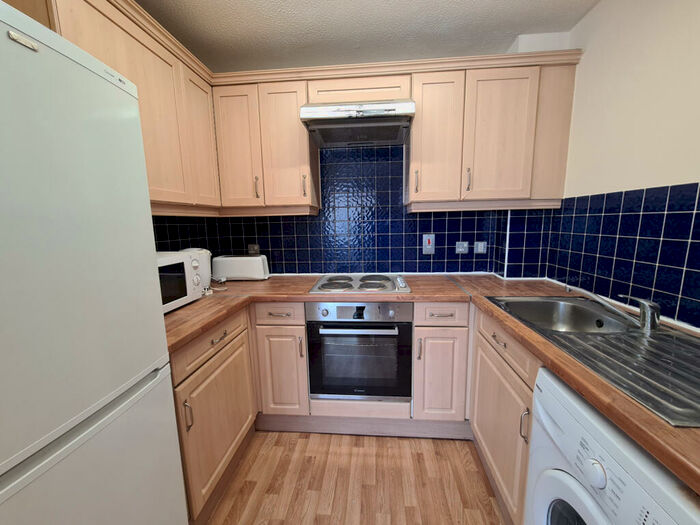3 Bedroom Flat To Rent In Stretford Rd, Hulme, Manchester, M15
