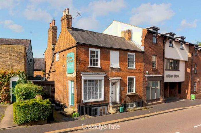 1 Bedroom Flat To Rent In Verulam Road, St. Albans, AL3