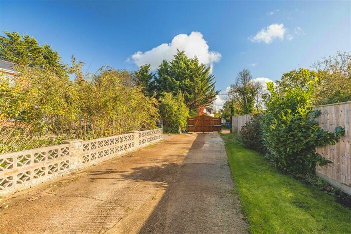 7 Bedroom House For Sale In Warfield, Bracknell, RG42