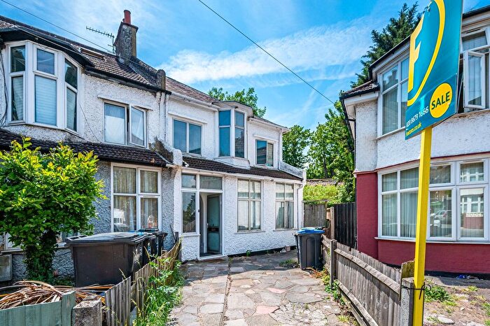 4 Bedroom Semi-Detached House For Sale In Acacia Road, Norbury, London, SW16