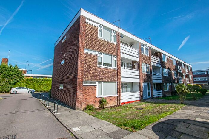 2 Bedroom Flat To Rent In Priory Court, Harlow, CM18