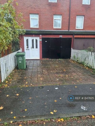 3 Bedroom Terraced House To Rent In Clayburn Circle, Basildon, SS14