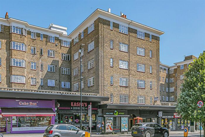 3 Bedroom Flat To Rent In Streatham High Road, London, SW16