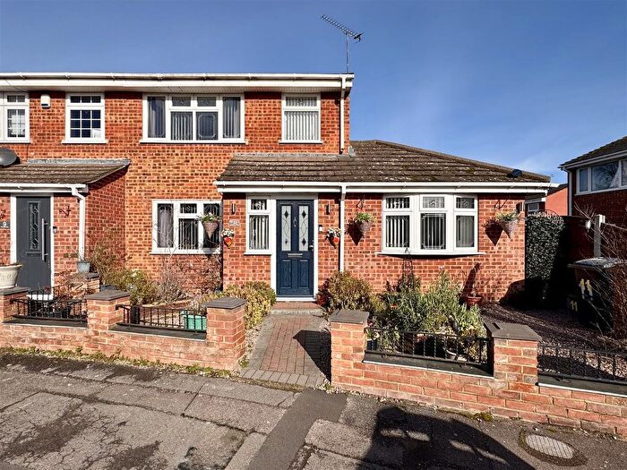 4 Bedroom End Of Terrace House For Sale In Primula Way, Springfield, Chelmsford, CM1