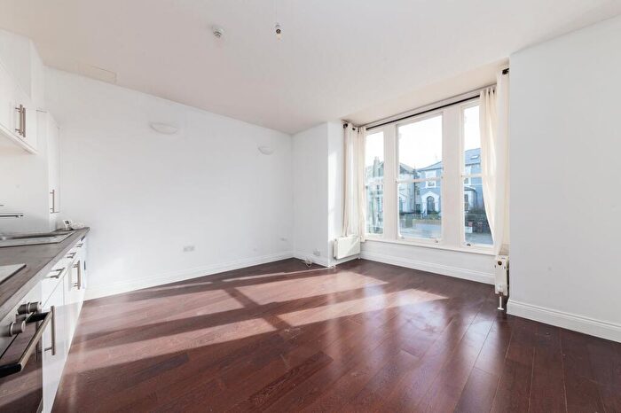 1 Bedroom Flat To Rent In Evering Road, London, E5
