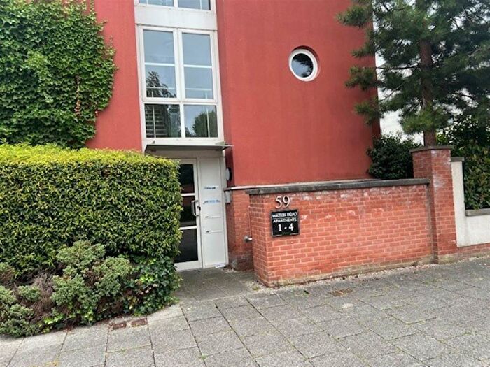 2 Bedroom Apartment For Sale In Watkin Road, Leicester, LE2