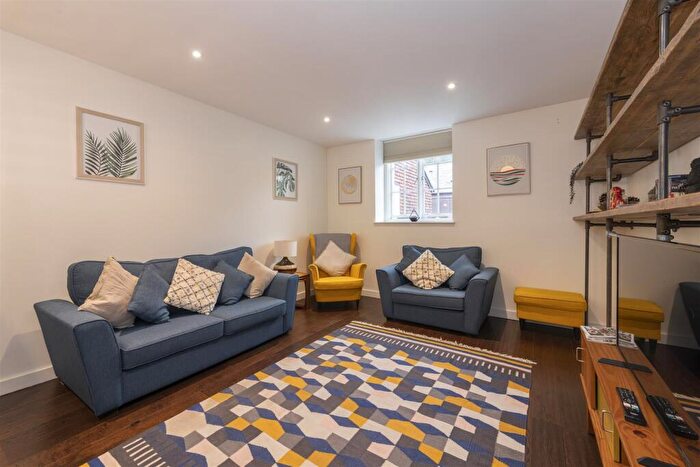 2 Bedroom Apartment To Rent In Thomas Street, Lewes, BN7