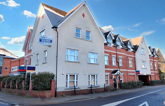 1 Bedroom Flat To Rent In Crouch Oak Lane, Addlestone, KT15