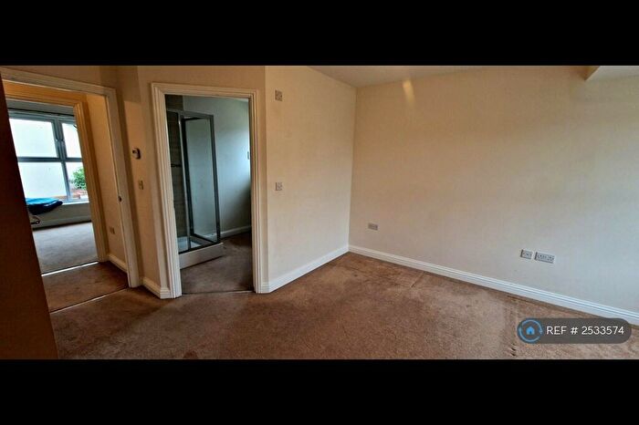 4 Bedroom Semi-Detached House To Rent In Cranesbill Close, Cambridge, CB4