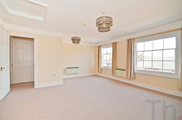 2 Bedroom Flat To Rent In Newport, Isle Of Wight, PO30
