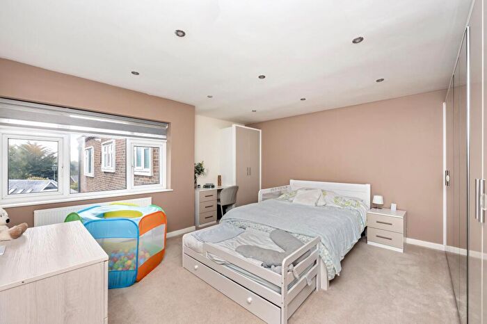 3 Bedroom Flat For Sale In Dyke Road Avenue, Hove, BN3