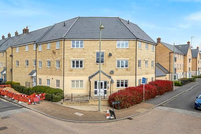 1 Bedroom Flat To Rent In Bluebell Way, Carterton, OX18