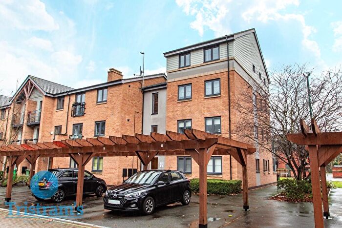 2 Bedroom Flat For Sale In Wakefield Close, Wilford, NG11
