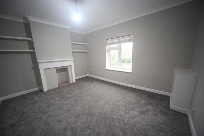 1 Bedroom Maisonette To Rent In High Street, Langley, Berkshire, SL3