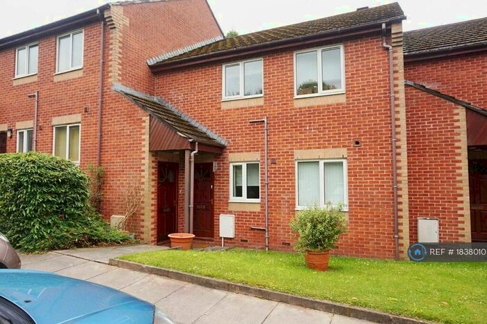 1 Bedroom Maisonette To Rent In Berkeley Crescent, Hyde, SK14