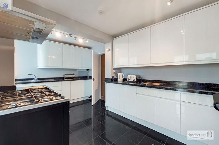 4 Bedroom Terraced House To Rent In Smythe Street, Poplar, E14