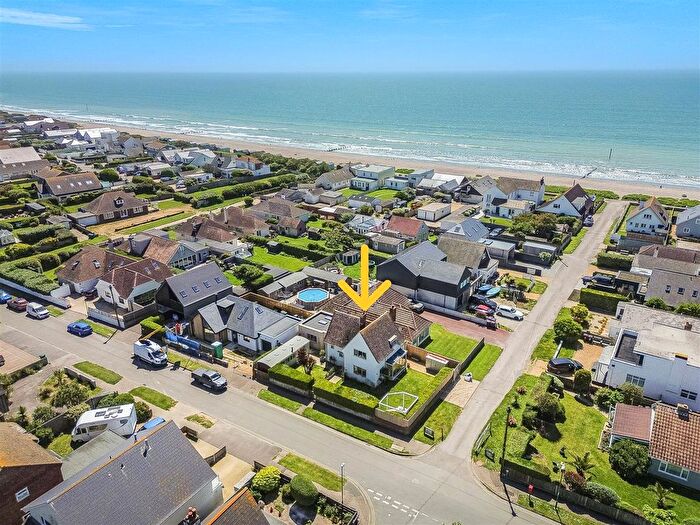 4 Bedroom Detached House For Sale In Longlands Road, East Wittering, Chichester, PO20