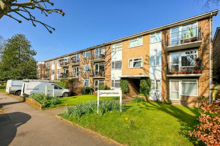 1 Bedroom Flat To Rent In Lovelace Gardens, Surbiton, KT6