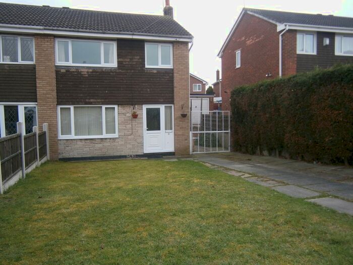 3 Bedroom Semi-Detached House To Rent In Spilsby Close, Cantley, Doncaster, DN4