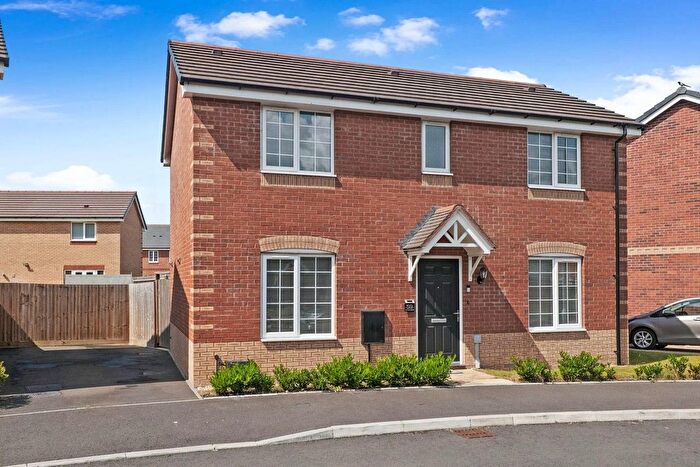 3 Bedroom Detached House For Sale In Oak Tree Crescent, Worcester., WR5