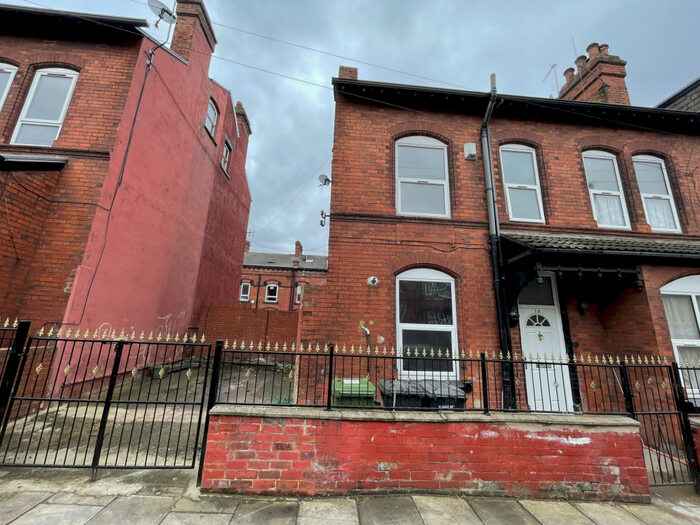 4 Bedroom End Of Terrace House To Rent In Elford Grove, Leeds, LS8