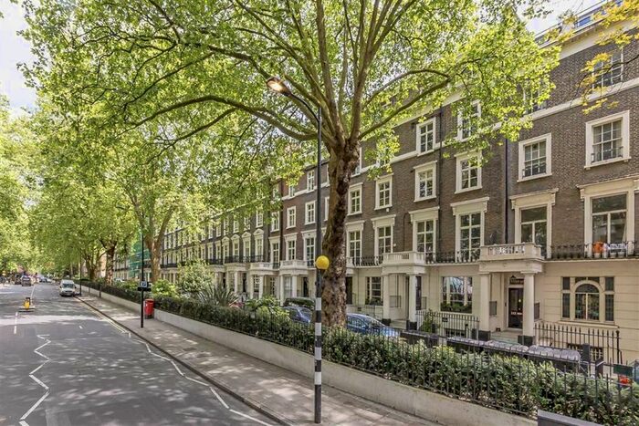 3 Bedroom Flat To Rent In Sussex Gardens, London, W2