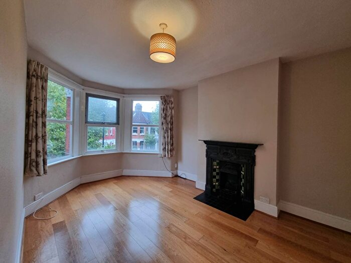 2 Bedroom Flat To Rent In Langham Road, London, N15