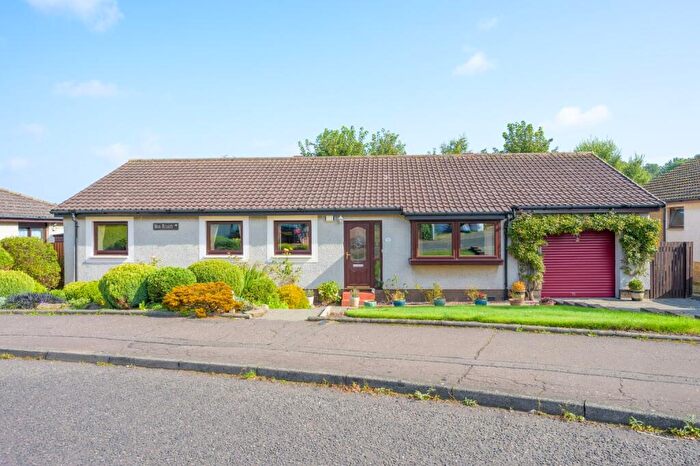 4 Bedroom Detached Bungalow For Sale In Hillside Avenue, Dalgety Bay, KY11