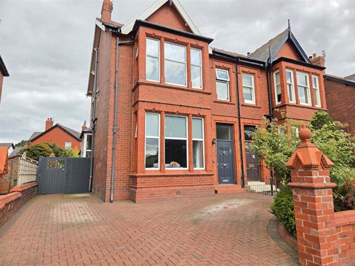 5 Bedroom Semi-Detached House For Sale In Park View Road, Lytham, FY8