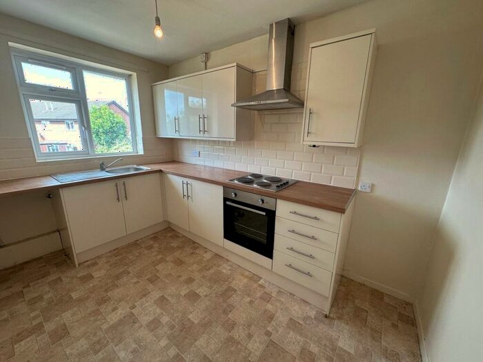 2 Bedroom Flat To Rent In Arderne Avenue, Crewe, CW2