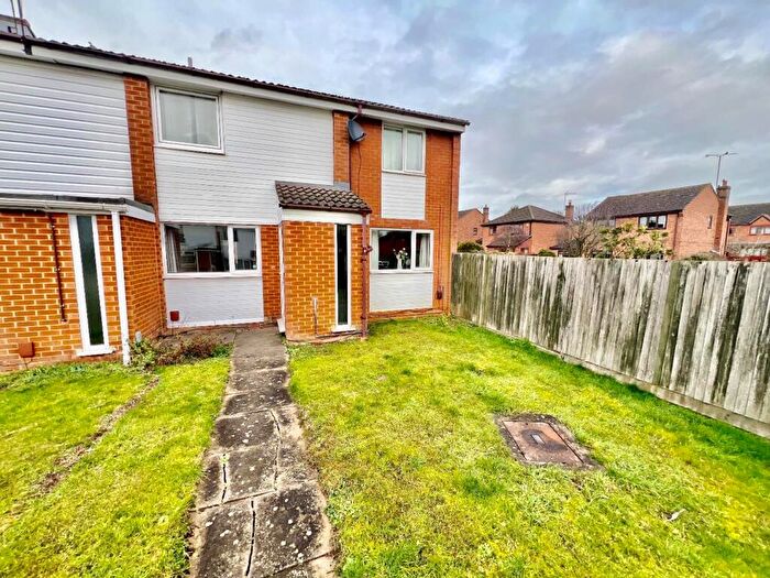 3 Bedroom End Of Terrace House For Sale In Rose Close, Rothwell, Kettering, NN14