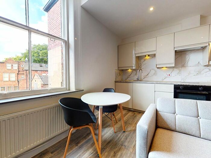 Apartment To Rent In Apt, Hyde Terrace #, LS2