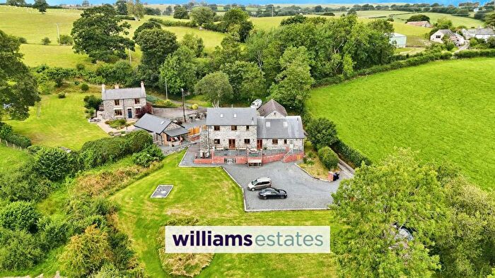 5 Bedroom Barn Conversion For Sale In Pencoed, Corwen, LL21