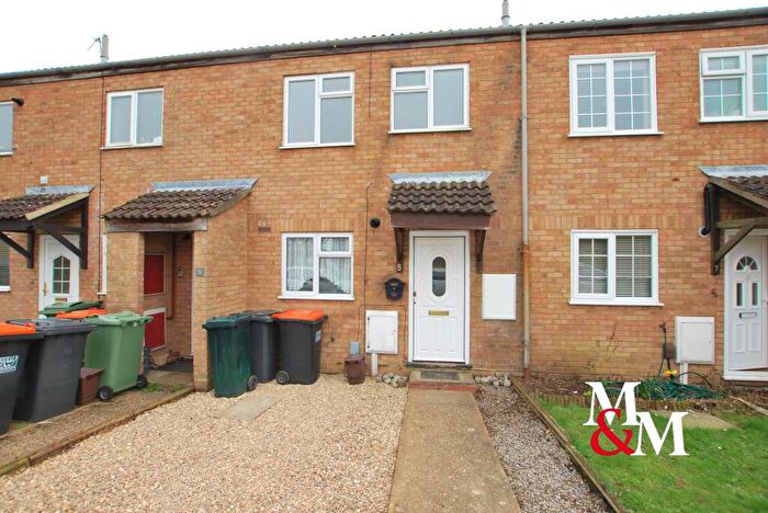 2 Bedroom Terraced House To Rent In Hornbeam Close, LU7