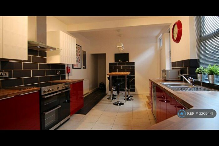 6 Bedroom Semi-Detached House To Rent In Balmoral Avenue, West Bridgford, Nottingham, NG2