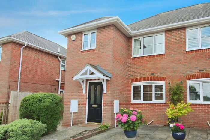 3 Bedroom Semi-Detached House To Rent In Kiln Close, Potten End, Berkhamsted, Hertfordshire, HP4