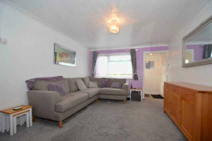 2 Bedroom Apartment To Rent In Keats Close, Chigwell, IG7