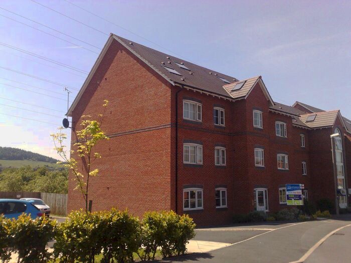 1 Bedroom Flat To Rent In Honeysuckle Court, Huncoat, Accrington, BB5