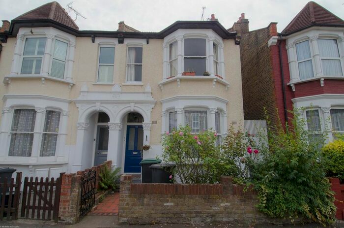 2 Bedroom Flat To Rent In Sydney Road, London, N8