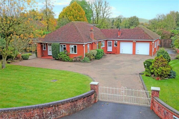 4 Bedroom Bungalow For Sale In The Street, Bishop's Cannings, Devizes, SN10
