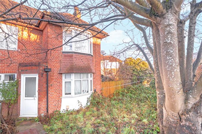 2 Bedroom Maisonette For Sale In Barnard Gardens, New Malden, KT3