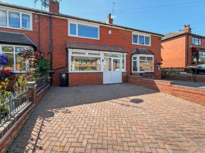 3 Bedroom Terraced House For Sale In Simister Lane, Prestwich, M25