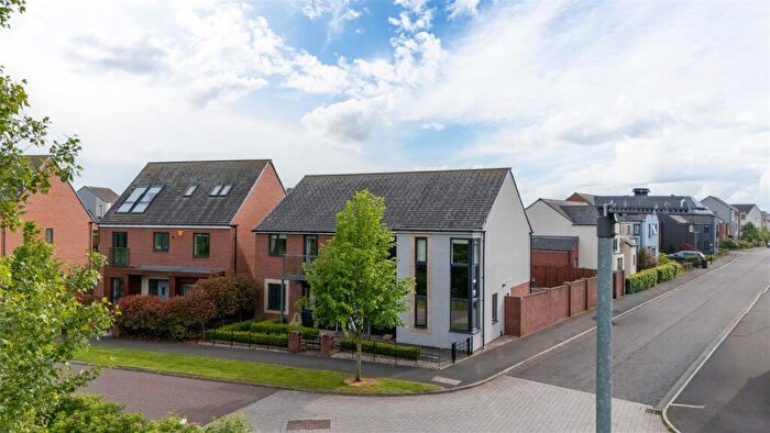 4 Bedroom Detached House For Sale In Spindlestone View, Greenside, NE13