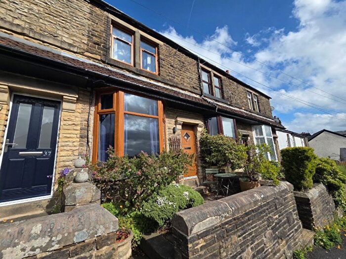 2 Bedroom Terraced House For Sale In Windsor Road, Buxton, Derbyshire, SK17