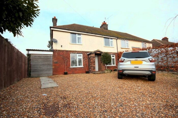 4 Bedroom Semi Detached House For Sale In Putteridge Road, Luton, LU2