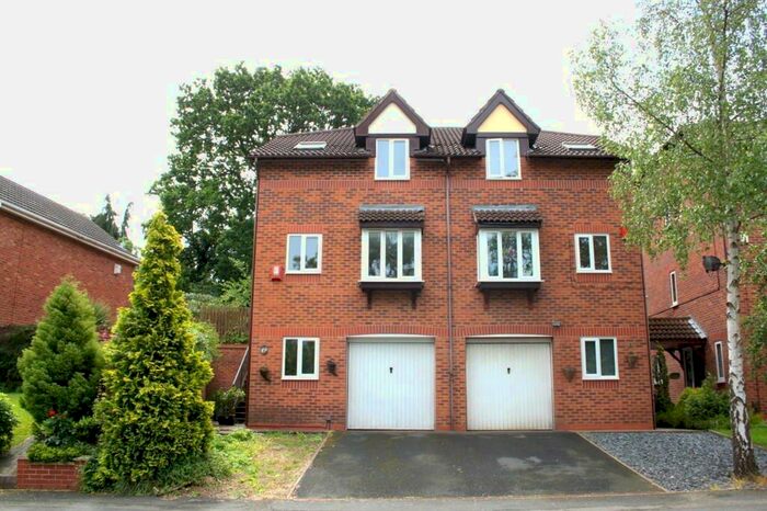 3 Bedroom House To Rent In Millrace Road, Redditch, Worcestershire, B98