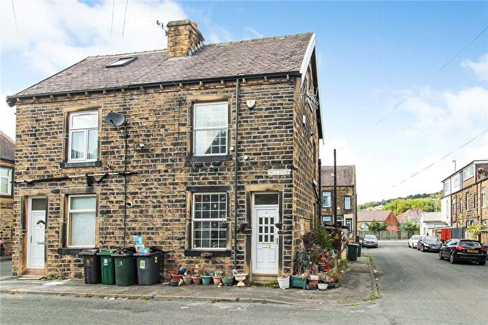 2 Bedroom End Of Terrace House For Sale In Cross River Street, Keighley, West Yorkshire, BD21
