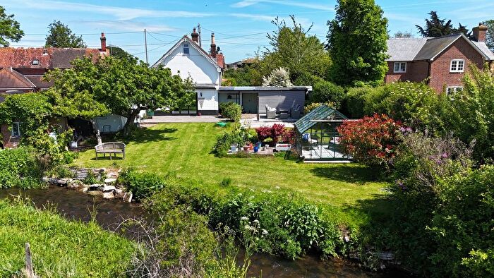 3 Bedroom Detached House For Sale In Ringwood Road, Avon, Christchurch, BH23