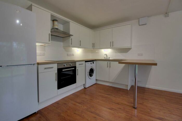 1 Bedroom Flat To Rent In Capstan Ride, Enfield, EN2