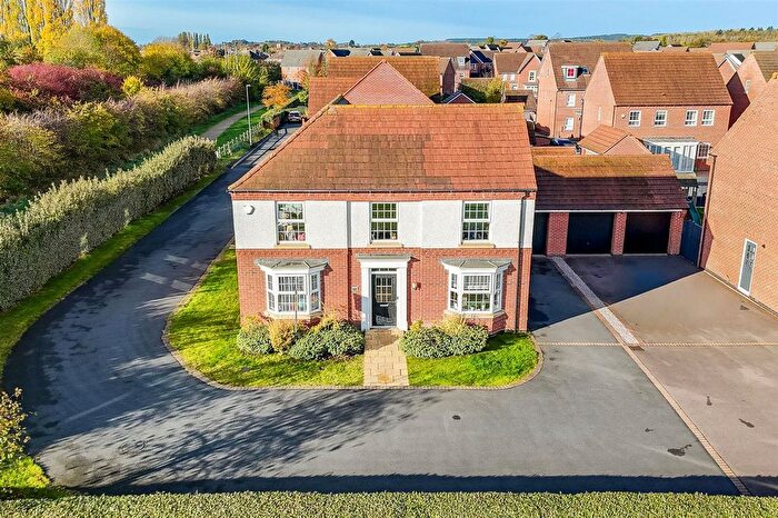 4 Bedroom Detached House For Sale In Pompeia Close, Hucknall, NG15